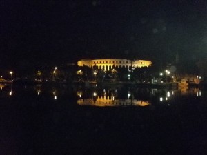 Pula Colesseum at night a