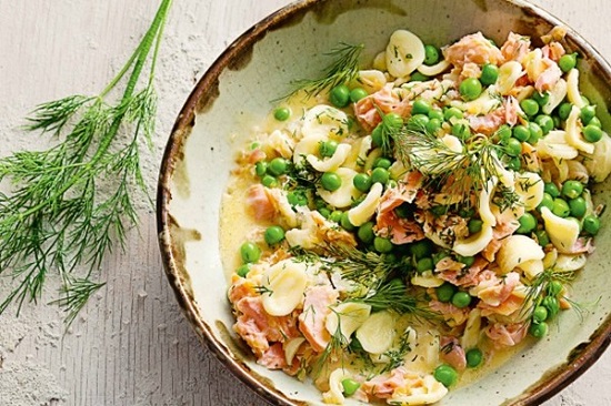 Orecchiette with hot-smoked salmon, peas and buerre blanc sauce