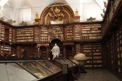 A sumptuous Dominican library