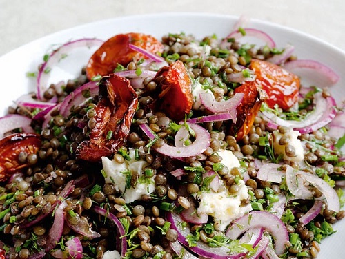 Castelluccio_lentils_with_tomatoes_and_gorgonzola.jpg